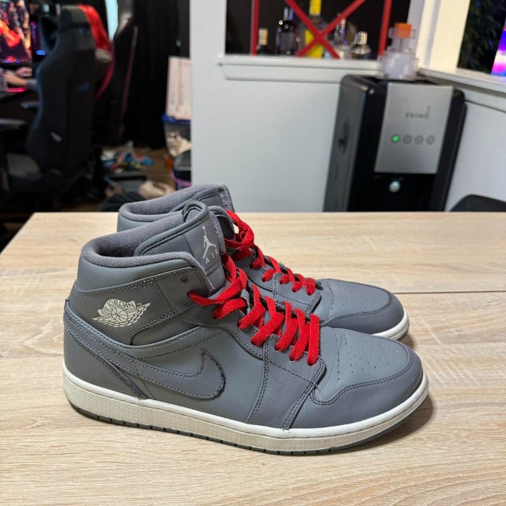 Air Jordan 1 Retro Mid ‘Cool Grey’
